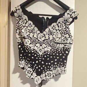 Tadashi embroidered couture sleeveless Vneck top size US M